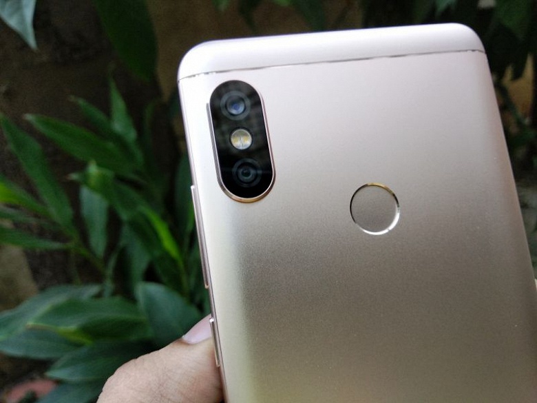Huawei представила еще один смартфон с поддержкой Google Play