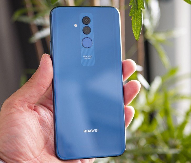 Видео дня: смартфон Huawei Mate 20 Lite с четырьмя камерами