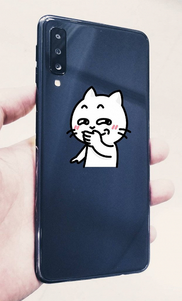 Фото дня: бюджетный смартфон Samsung Galaxy A7 (2018) с тройной основной камерой