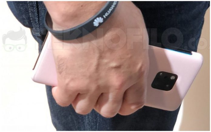 Китайцы одобрили Huawei Mate 20, Mate 20 Pro и премиальный Porsche Design