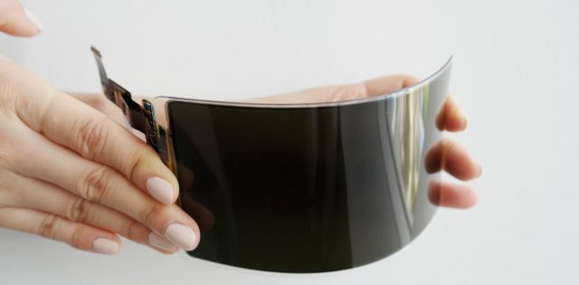 Помимо смартфона Samsung готовит и другие устройства со сгибающимися дисплеями