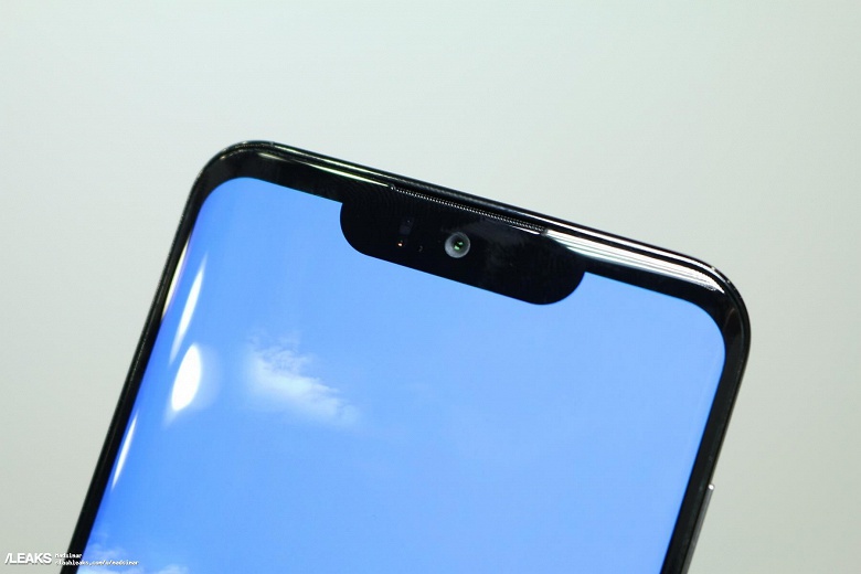 Смартфон Sharp 801SH, оснащенный экраном OLED и SoC Snapdragon 845, метит в конкуренты Xiaomi Pocophone F1