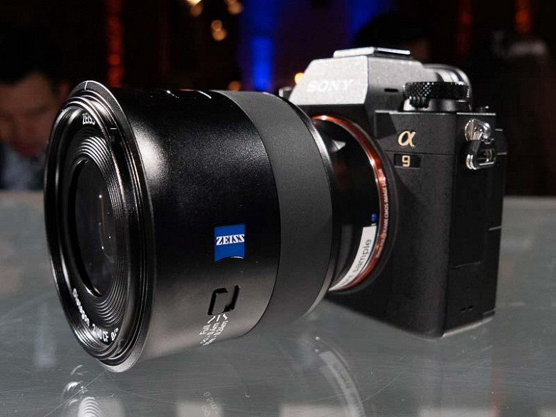 Начат прием предварительных заказов на объектив Zeiss Batis 2/40 CF, стали известны все его характеристики