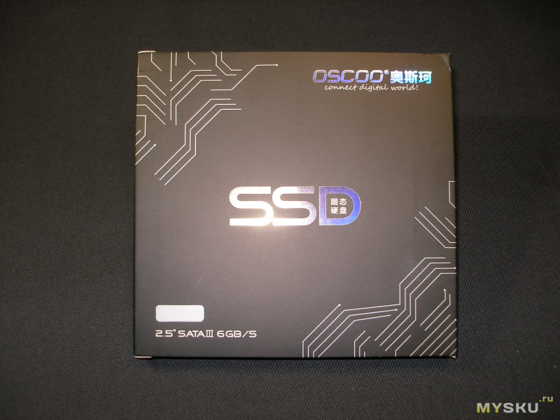 Твердотельный жесткий диск OSCOO SSD-001 емкостью 240 ГБ.