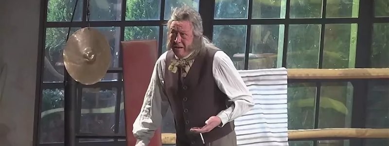 Рецензия на спектакль «Не становись чужим», театр «Современник». Кровные чужие