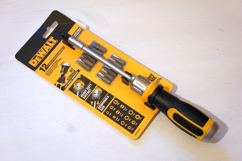 Отвертка со сменными битами DEWALT DWHT69233