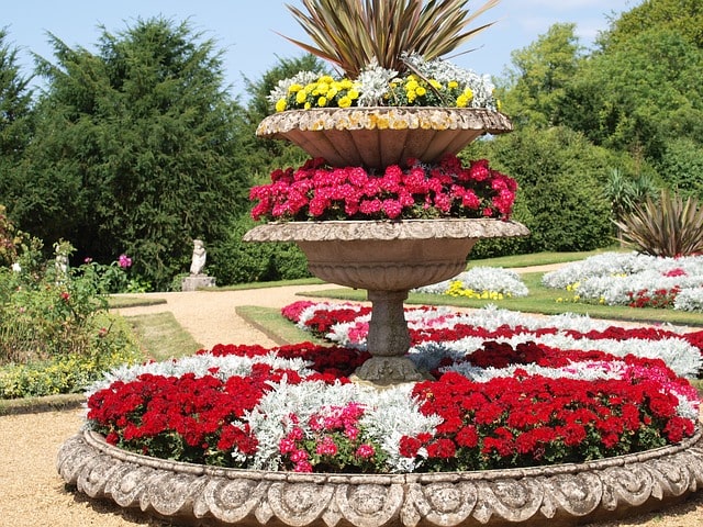 Как сделать клумбы на даче своими руками фото