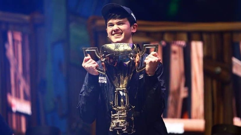 К чемпиону мира по Fortnite приехала вооруженная полиция из-за ложной наводки