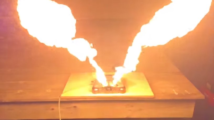 Консоль для металлистов: умелец сделал "огнедышащую" приставку Nintendo 64