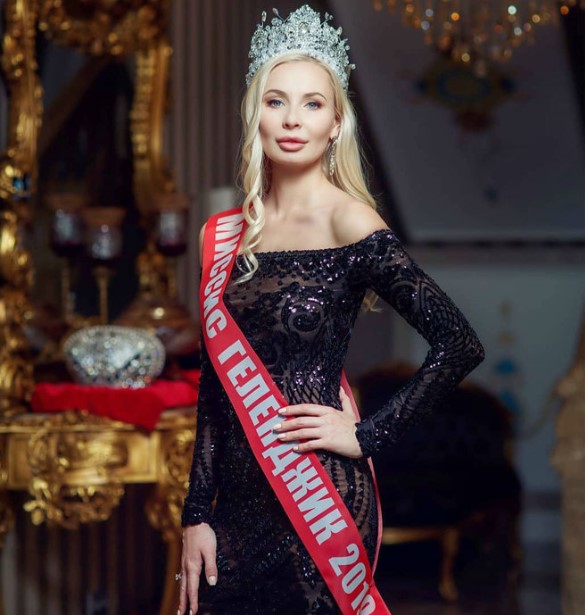 Затравленную обладательницу титула "Миссис Россия-2019" решили не отправлять на мировой конкурс