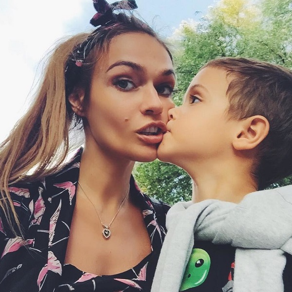 Алена Водонаева нежно поздравила сына с девятилетием