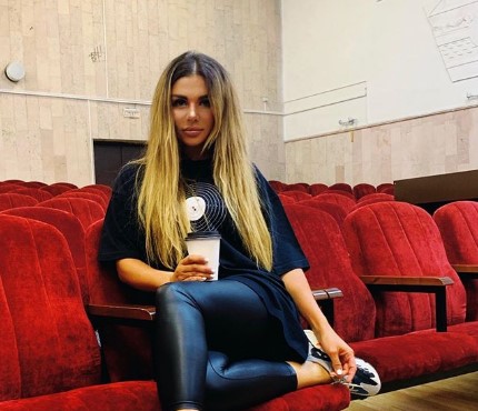 "Теперь я актриса": Анна Седокова дебютировала на театральной сцене