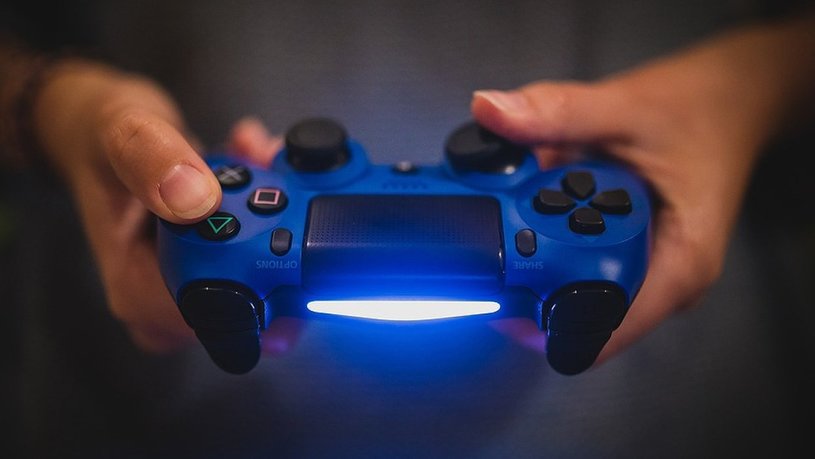 Sony запатентовала PlayStation Assist - специальный ИИ для помощи в играх