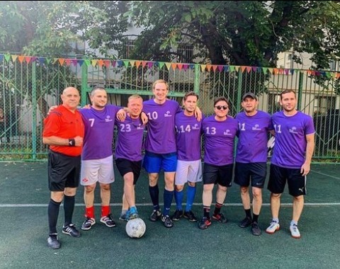 Друзья фонда Константина Хабенского провели традиционный благотворительный матч с командой "Столото"