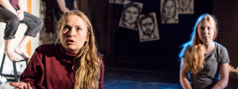 Рецензия на эскиз спектакля «Клуб 27» в Мастерской Современного Театра. Трудный возраст