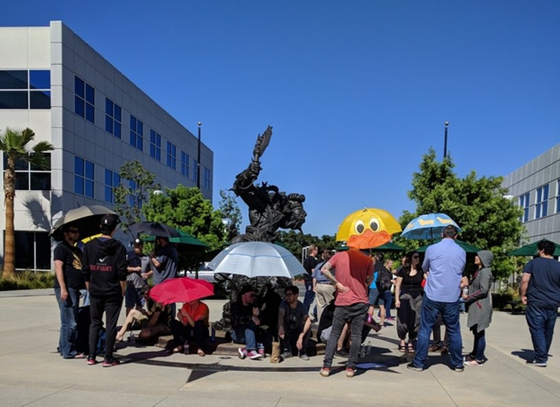 Сотрудники Blizzard протестуют из-за недавней блокировки киберспортсмена