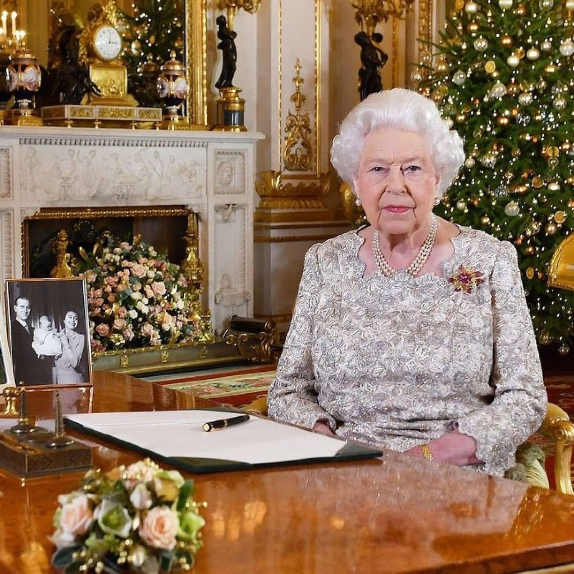 Королева Елизавета II поддержала принца Гарри и Меган Маркл в желании жить независимой жизнью