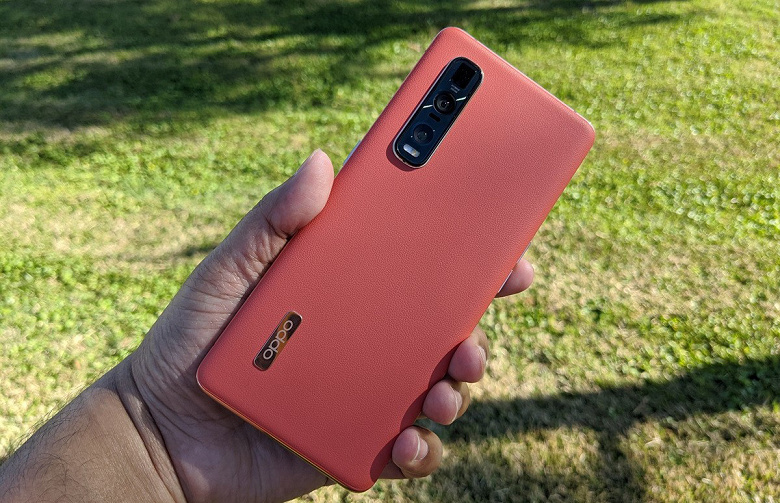 Флагманы iPhone 11 Pro Max и Samsung Galaxy S20 Ultra проиграли куда более дешевому китайскому смартфону Oppo в последнем сравнении