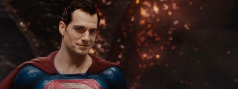 Генри Кавилл в роли Супермена на этом постере «Человека из стали 2»