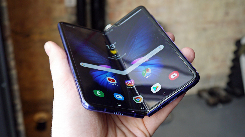 Новый гибкий Samsung Galaxy Fold по цене обычного смартфона