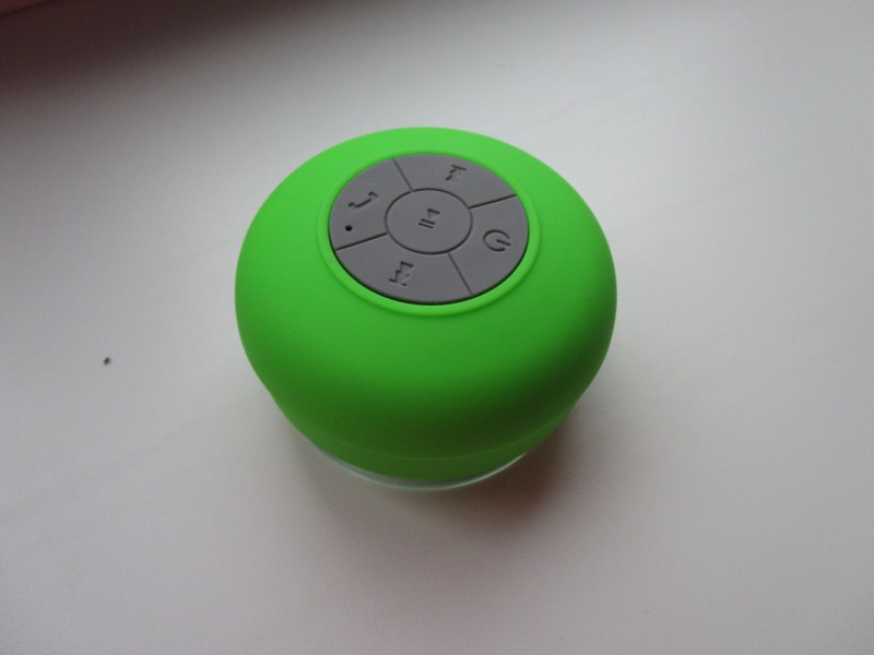 Спикер на присоске в ванную