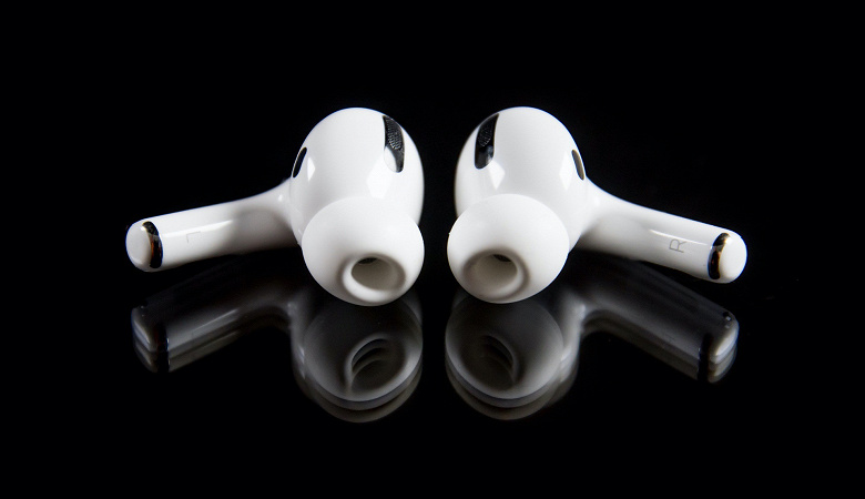 Apple обновила прошивку своих дорогих наушников AirPods Pro