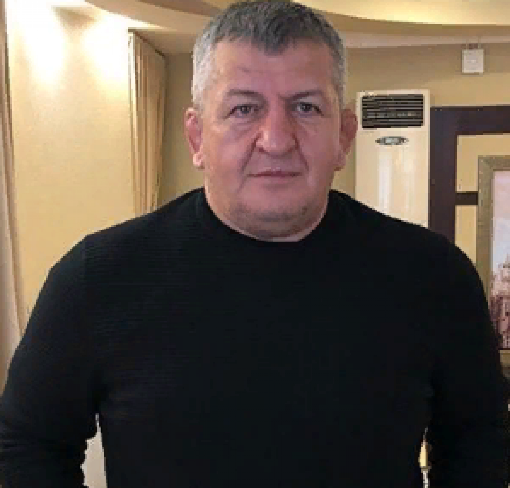 СМИ: Отца Хабиба Нурмагомедова подключили к ИВЛ, у него подтвердили коронавирус