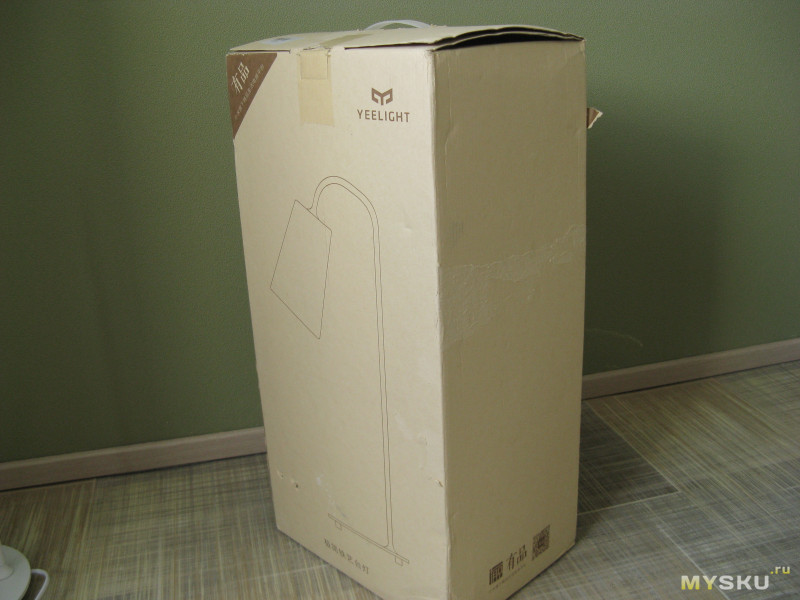 "Глупая" настольная лампа от Yeelight