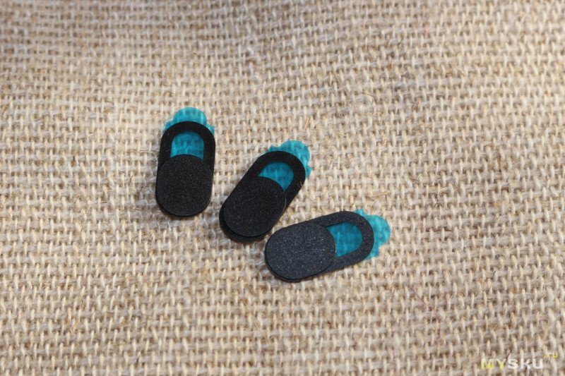 Шторка для веб-камеры и силиконовые заглушки для портов ноутбука. Набор параноика-аккуратиста