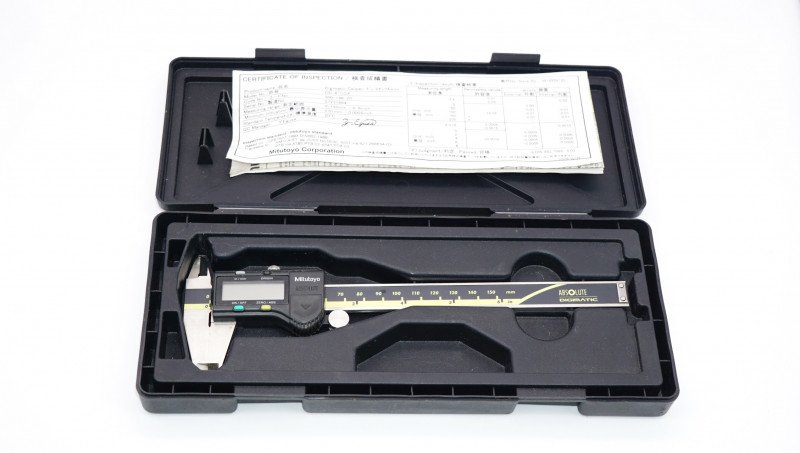 Цифровой штангенциркуль Mitutoyo Digimatic Absolute Caliper CD-6" CSX (150 мм)