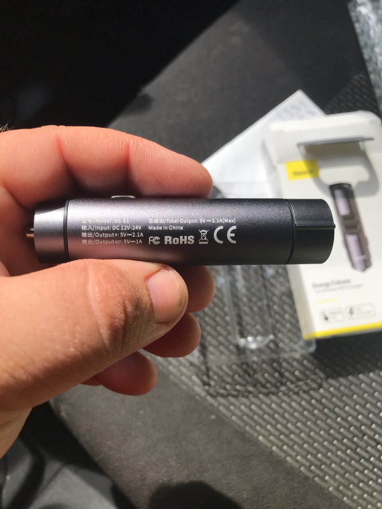 АЗУ с FM-трансмиттером Baseus за $9.99